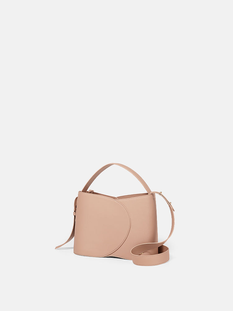 Cloud Curve bucket bag-Medium