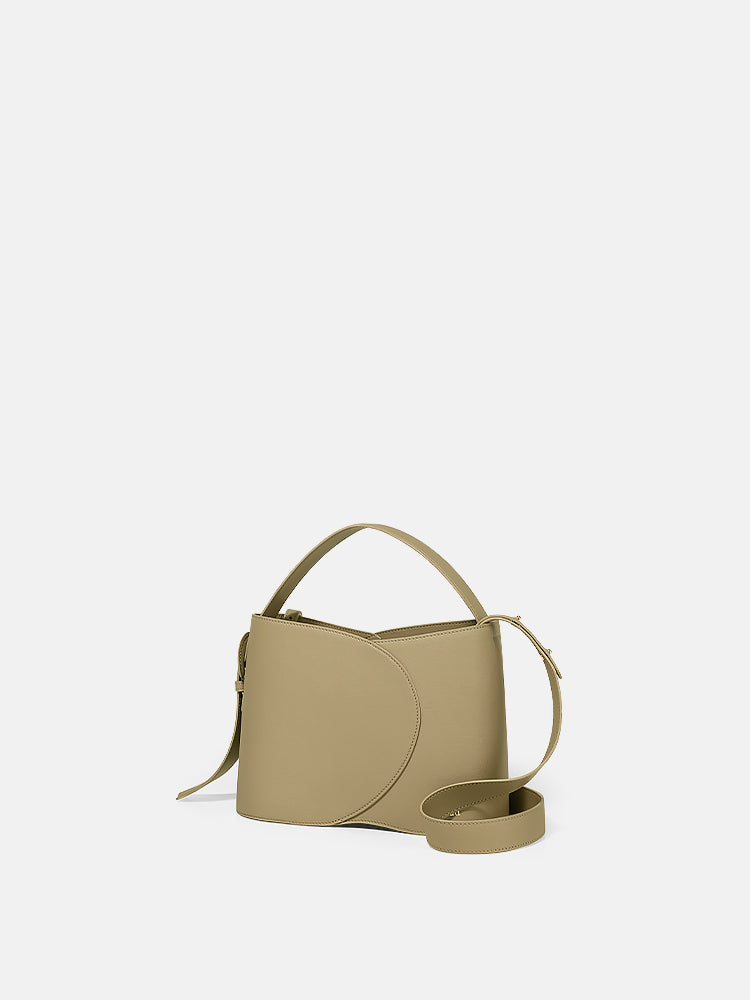 Cloud Curve bucket bag-Medium