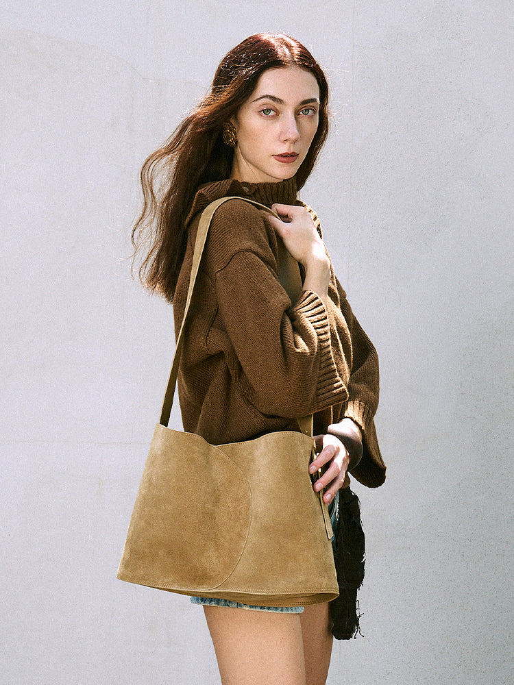 Cloud Curve Bucket Bag-Large