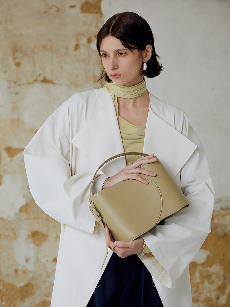 Cloud Curve bucket bag-Medium