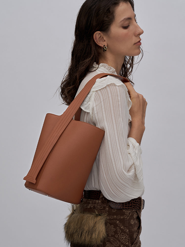 Go-With-The-Heart Bucket Bag